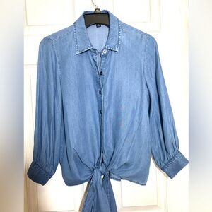 Zac & Rachel Light Blue Button-Down Shirt in small petite